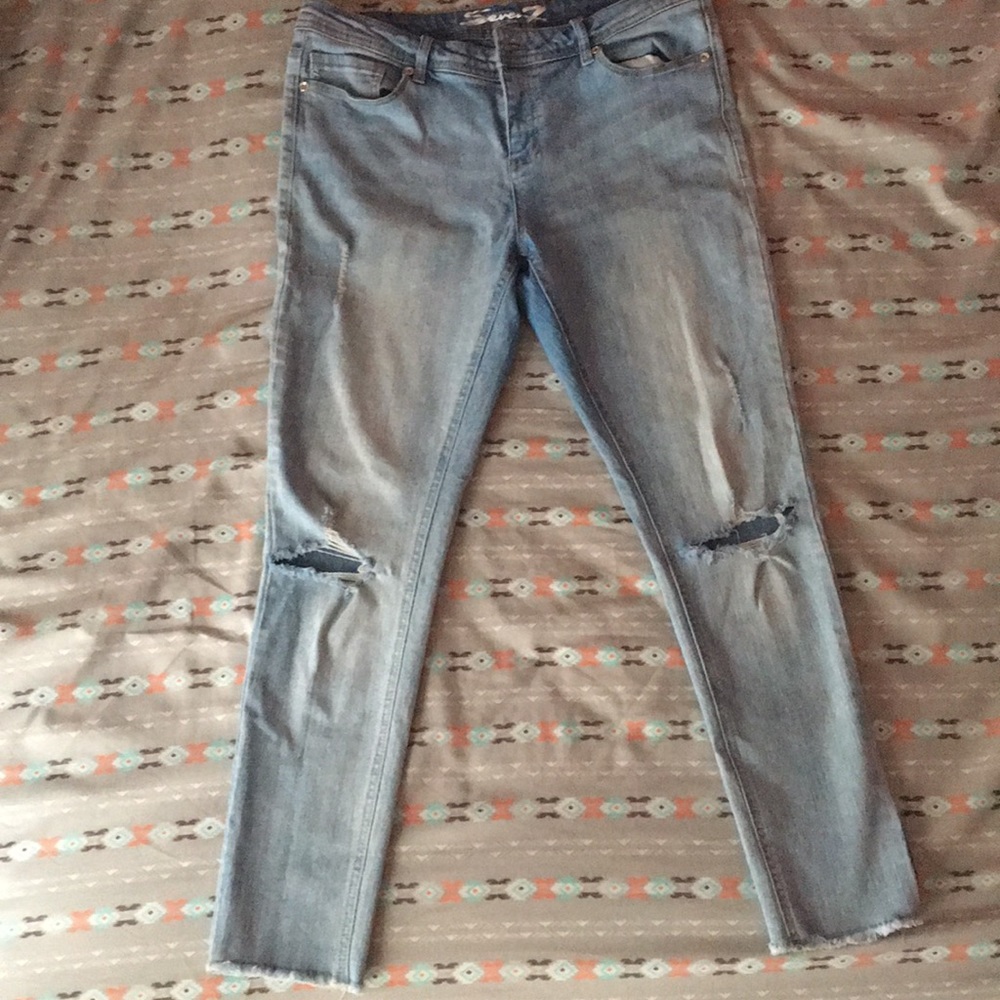 Light wash skinny jeans